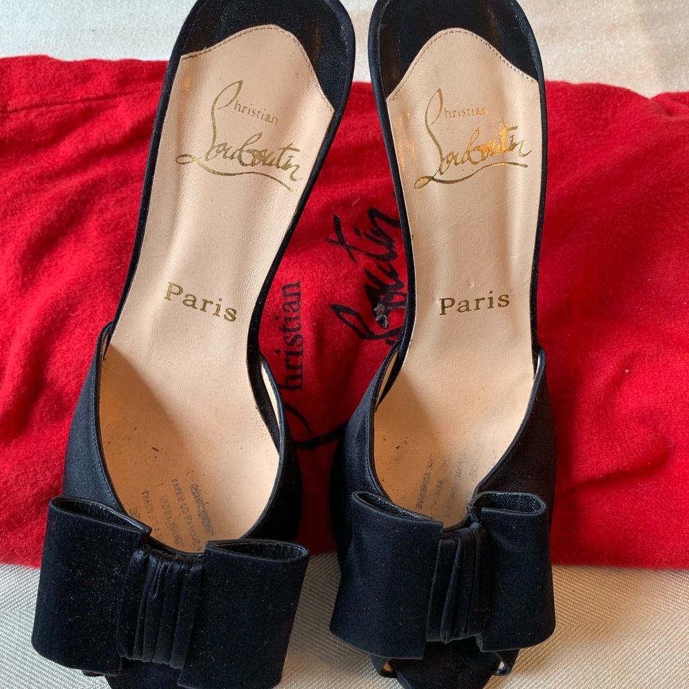 Authentic Satin Christian Louboutin Peep Toes Shoe